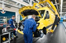 Heutige Sprinter-Produktion im Mercedes-Benz Werk Düsseldorf. (Foto: Mercedes-Benz)