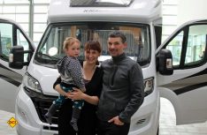 Die Musikerin Carmen Underwater ist mit Sohn Enno und ihrem Mann im Reisemobil quer duruch Europa auf Tour. (Foto: Truma)