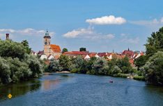 Die malerische Hölderlinstadt Nürtingen am Neckar lädt zum neunten Mal zum Reisemobil-Treffen "Leckerschmecker am Neck´r" ein. (Foto: Stadt Nürtingen)