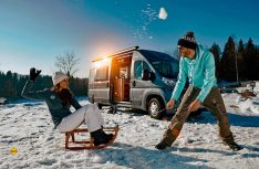 Der Wohnmobil-Vermietprofi McRent empfiehlt die besten Plätze in den Alpen zum Wintercamping. (Foto: Truma)