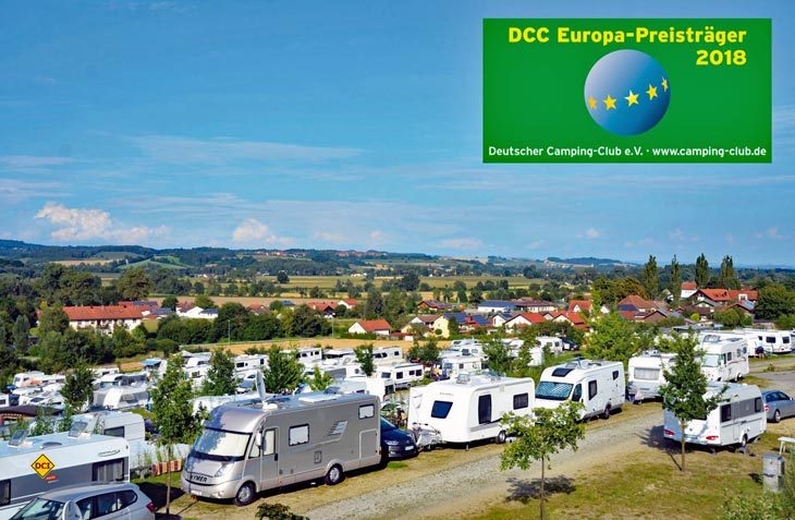 Vital Camping Bayerbach hat den DCC-Europapreis 2018 des Deutschen Camping-Clubs erhalten. Die hohe Auszeichnung für das Fünf-Sterne-Wellness- und Ferienresort in Niederbayern gilt im Jahr 2018. (Foto: Vital Camping Bayerbach/ Tonya Schulz)
