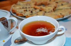Abwarten, Tee trinken: Ostfriesische Teezeremonie mit Krinstuut. (Foto: Ostfriesland-Tourismus)