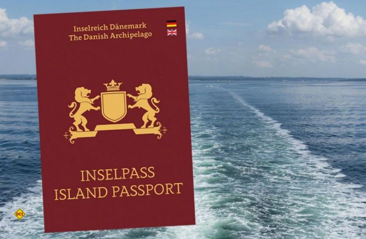Ein Pass für alle Fälle: 37 dänische Inseln können in diesem persönlichen Urlaubstagebuch gesammelt und ganz offiziell abgestempelt werden. (Foto: visitdenmark)