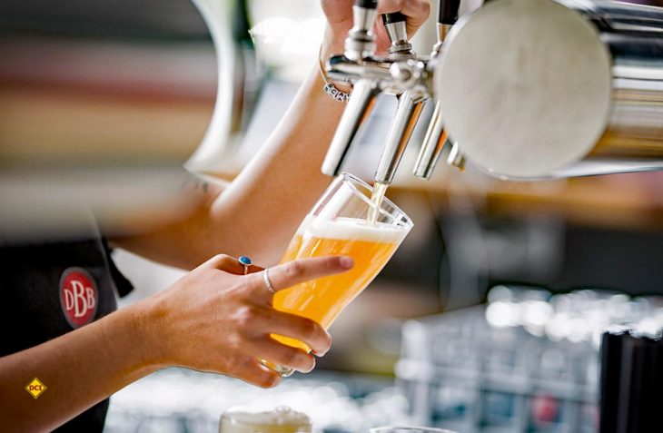 Deutschland ist Bierland und von überall her strömen die Menschen, um das leckerste Bier der Welt zu trinken. (Foto: Holidu)