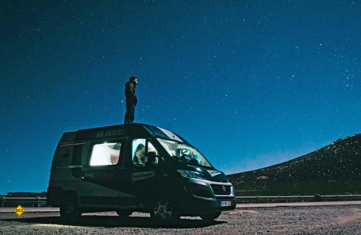 Camping unter freiem Himmel - So kann man Sternschnuppen genießen und sich jede Menge wünschen. (Foto: Indie Campers)