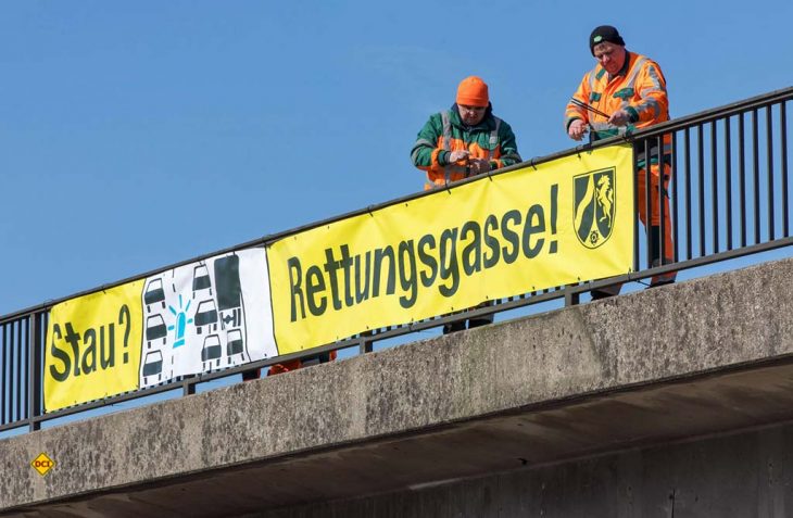Mit den neuen Verkehrsregelungen für 2020 wird auch die Rettungsgasse deutlich aufgewertet und Nichtbilden oder falsches Befahren drastisch geahndet. (Foto: Polizei NRW)