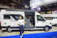 Hobby Maxia Van: Bernd Löher (GF) präsentiert den neuen Premium-Van auf dem Caravan Salon. (Foto:tom/dkf)