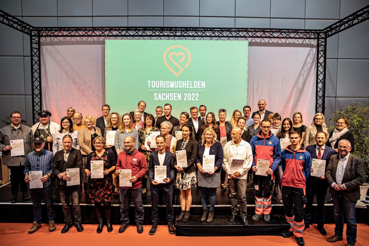 Im Rahmen der Touristik & Caravaning wurden 55 Tourismusheldinnen und - helden aus Sachsen ausgezeichnet. (Foto: Landesmesse Stuttgart)